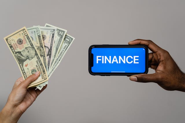 The Pros and Cons of Using Fast Online Business Loans for Your Small Business
